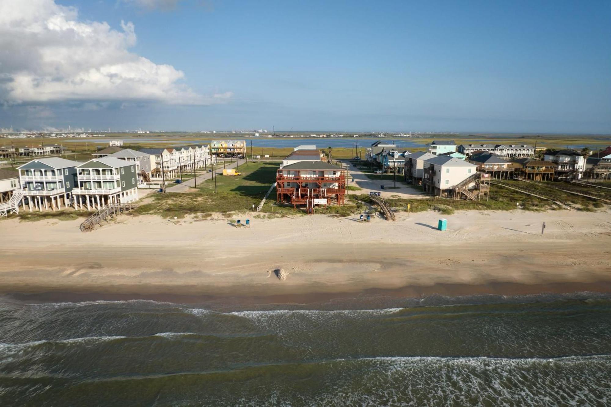 Unobstructed Oceanfront Sea Turtle Unit 2 Beach Pad! Surfside Beach Bagian luar foto