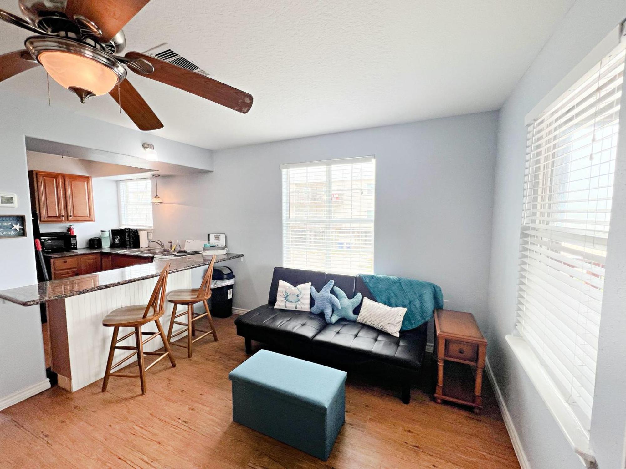Unobstructed Oceanfront Sea Turtle Unit 2 Beach Pad! Surfside Beach Bagian luar foto